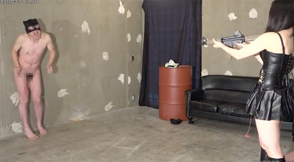 女の子がエアガンで金玉やチンコを打ちまくって楽しそうだけど死ぬほど痛そうな件